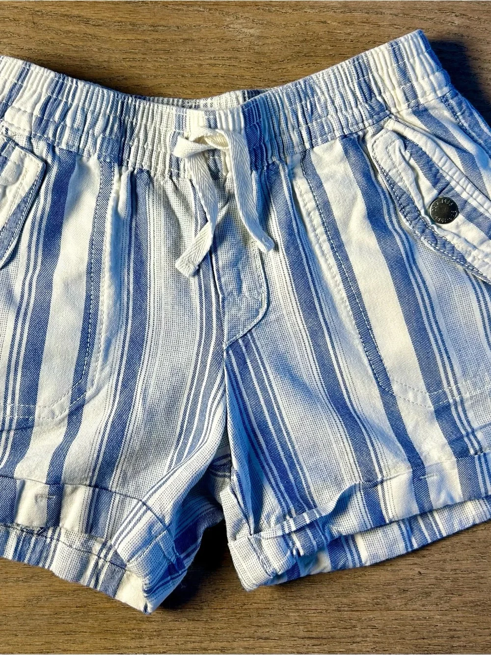Old Navy Kids Blue & White Striped Cotton Shorts – Size Medium